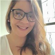 Pedagoga, com especialização em linguagens